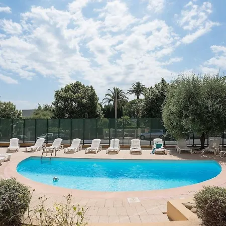 Pierre & La Rostagne Lejlighedshotel 3*