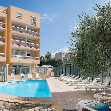 Lejlighedshotel Pierre & La Rostagne 3*
