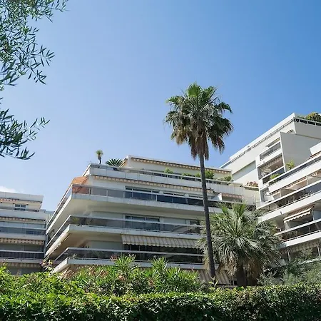 Pierre & La Rostagne Lejlighedshotel