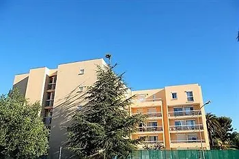 Lejlighedshotel Pierre & La Rostagne 3*