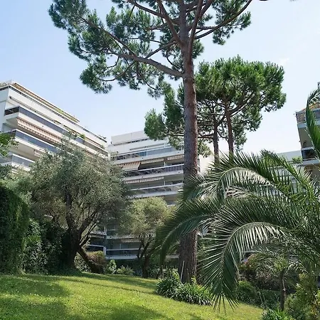 Pierre & La Rostagne Aparthotel Juan-les-Pins